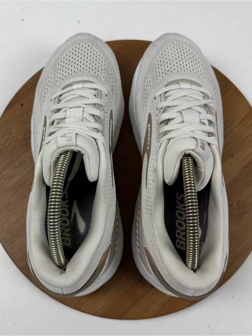 Brooks Ariel GTS 24 Men's Running Shoes in Cream with Tan Accents